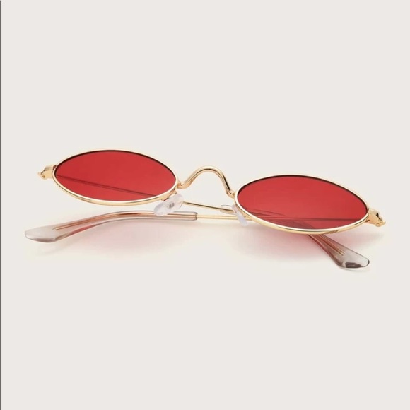 Oval Frame Sunglasses - Picture 3 of 5